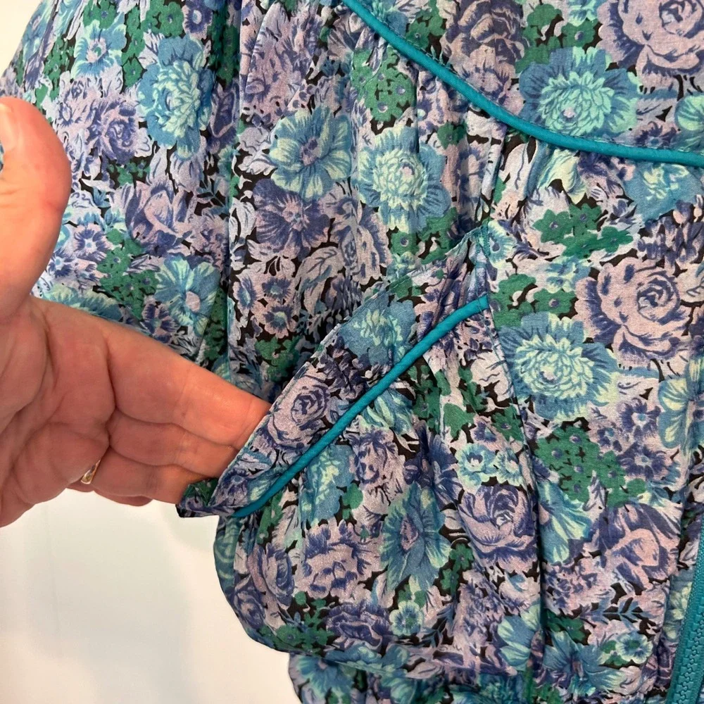 Vintage Weather Tamer Kids Blue Floral Puffer Jacket Batwing Sleeve Size M 3